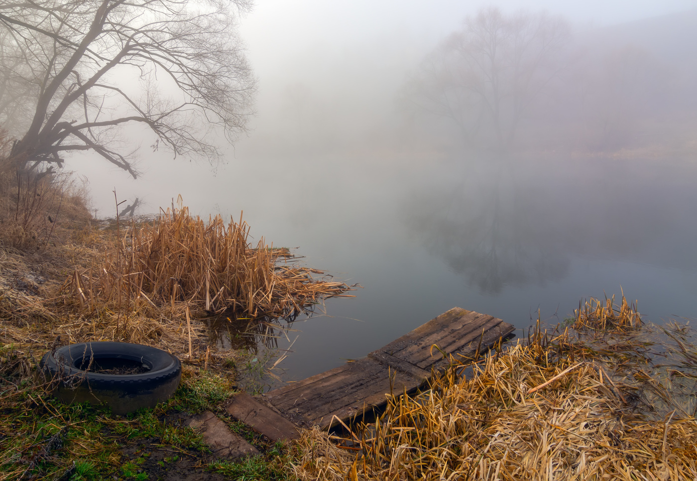 под огородами