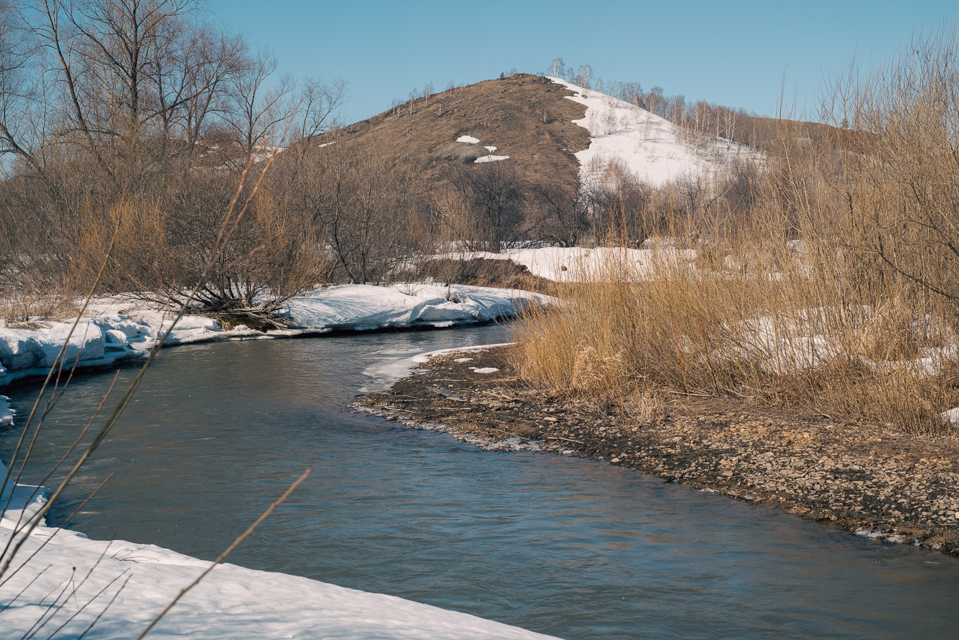 Тает снег...