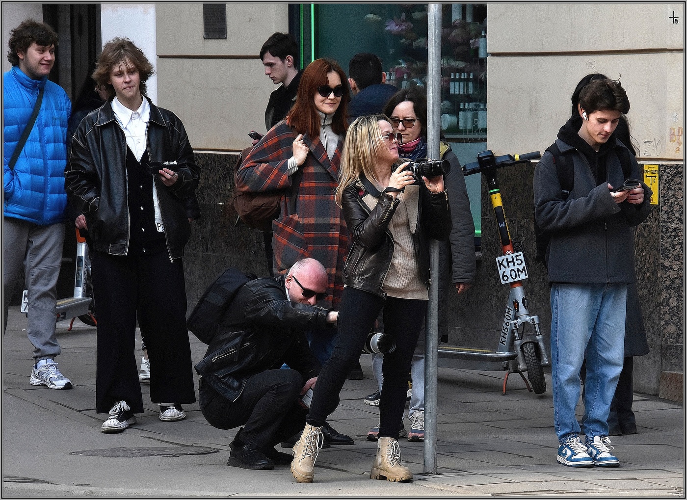 ... " Paparazzi " ....