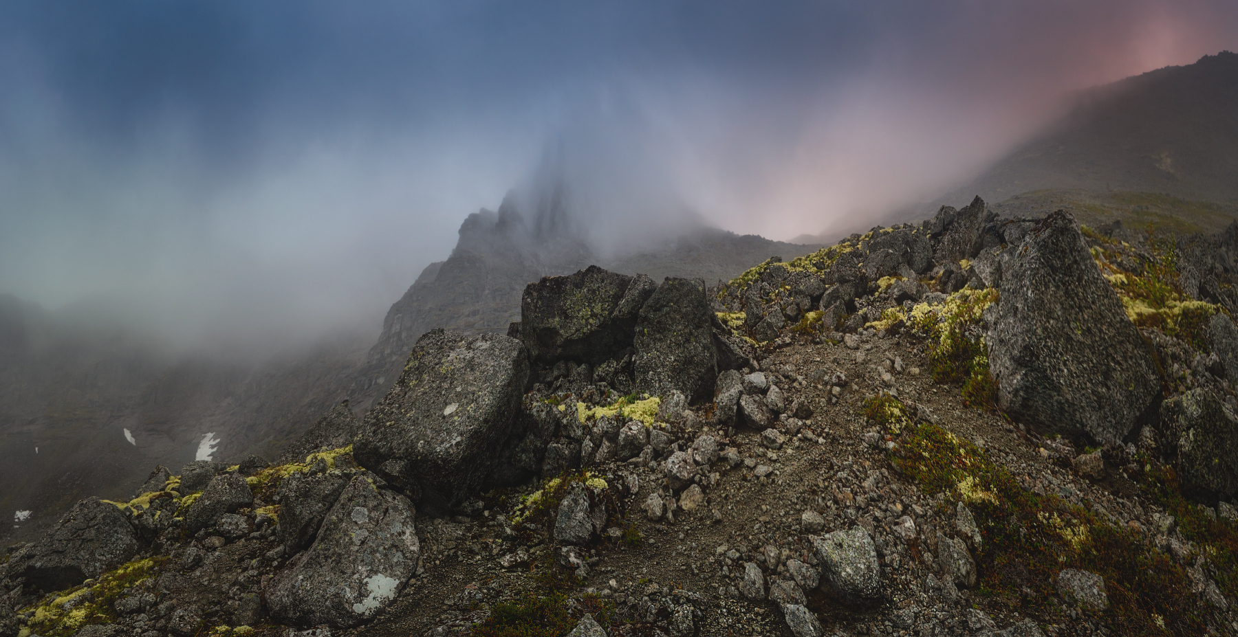 К перевалу Географов