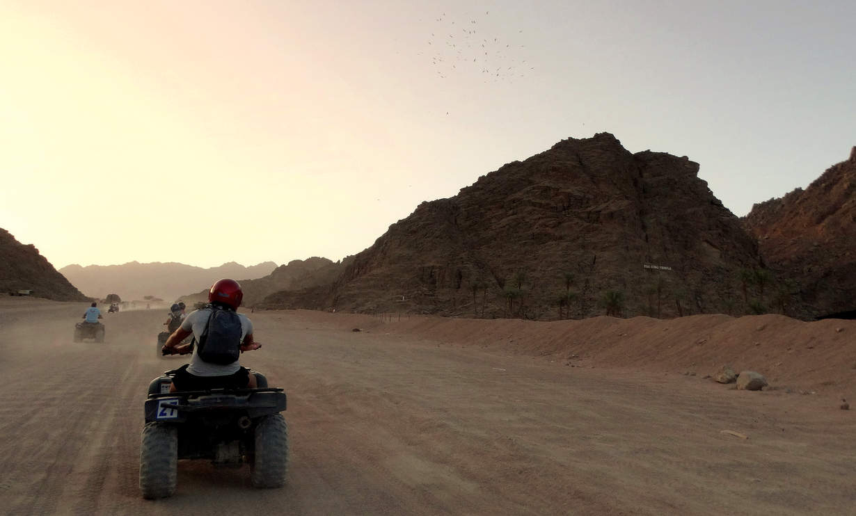 Следом за закатом