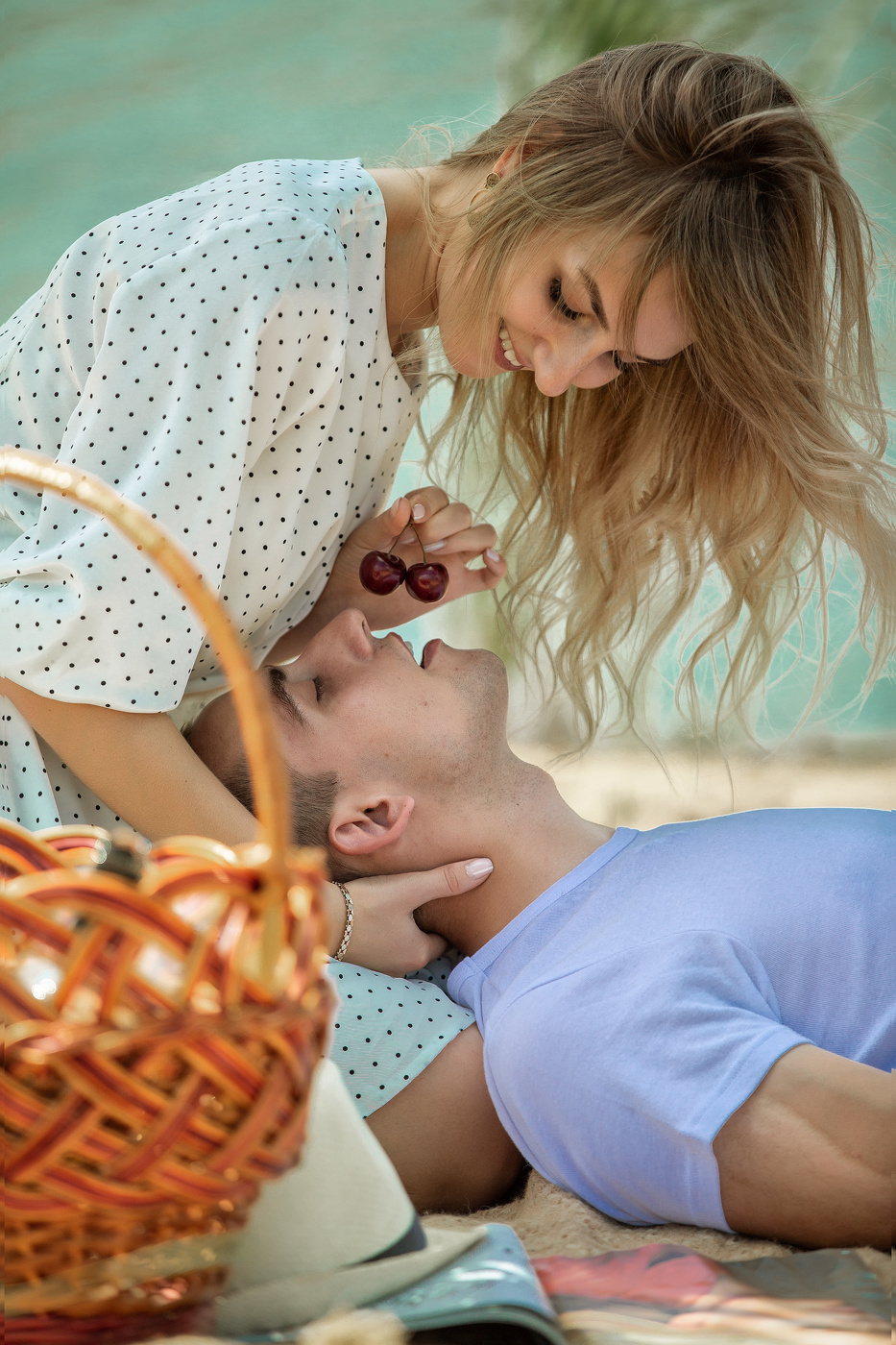 " Не позабыт тот день, со вкусом вишни ..."