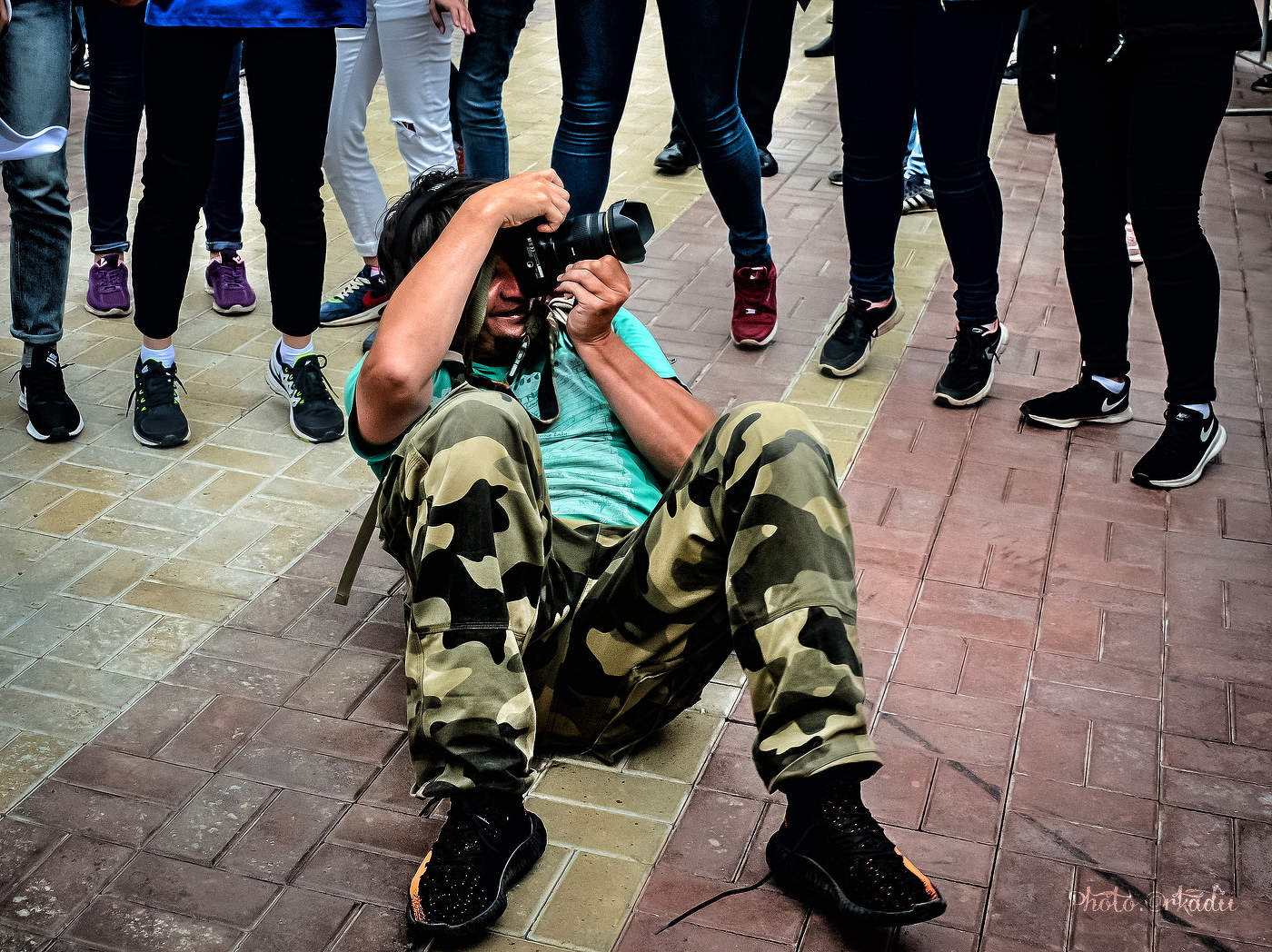 Я у твоих ног...