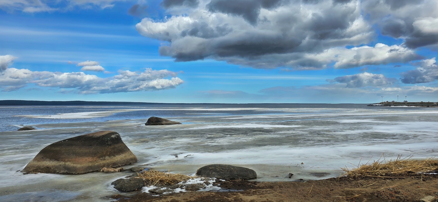 Хмурится небо