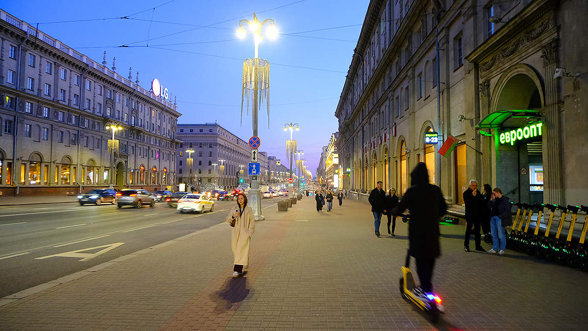 Воскресный вечер.