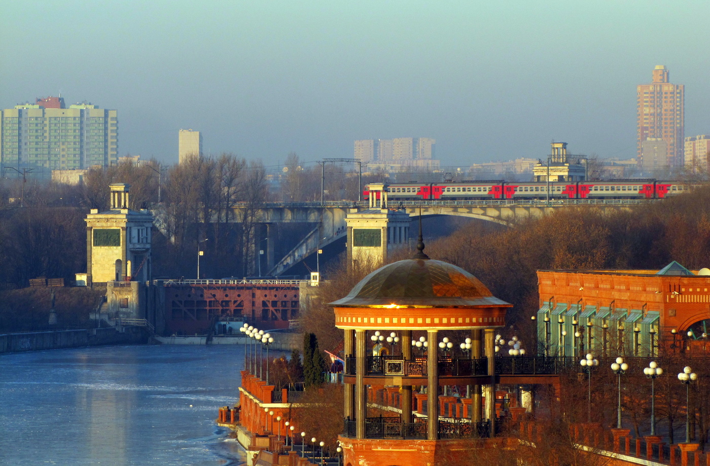 Канал им.Москвы.