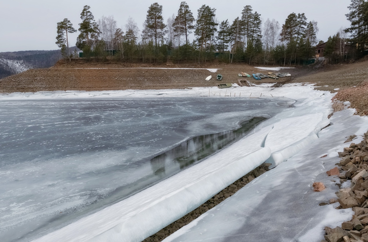 Просыпается природа