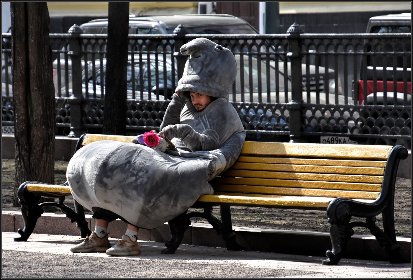 ..... Ожидание подруги ....