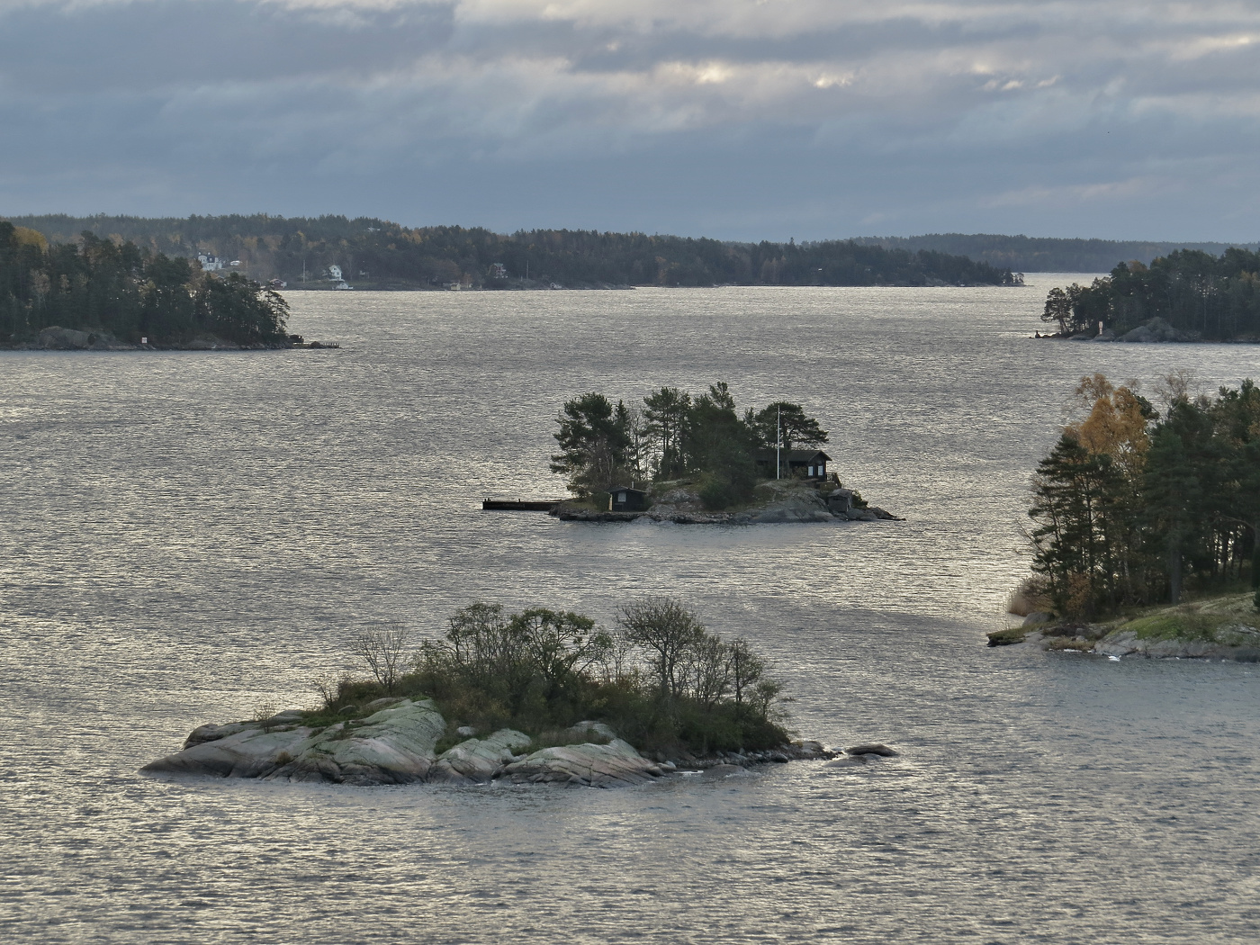 Острова за островами