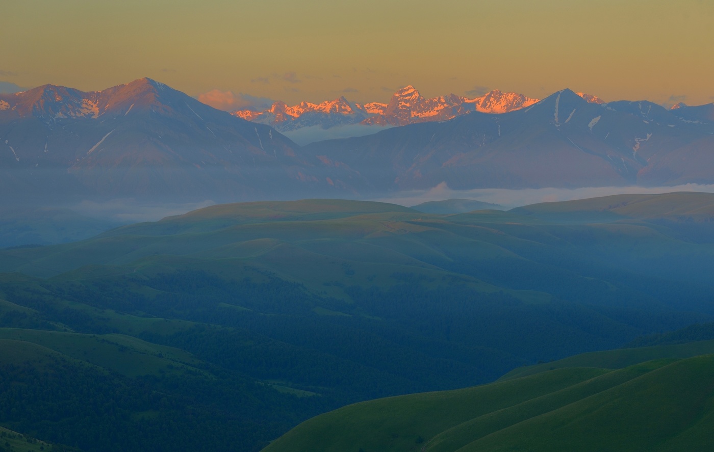 Рассвет в горах