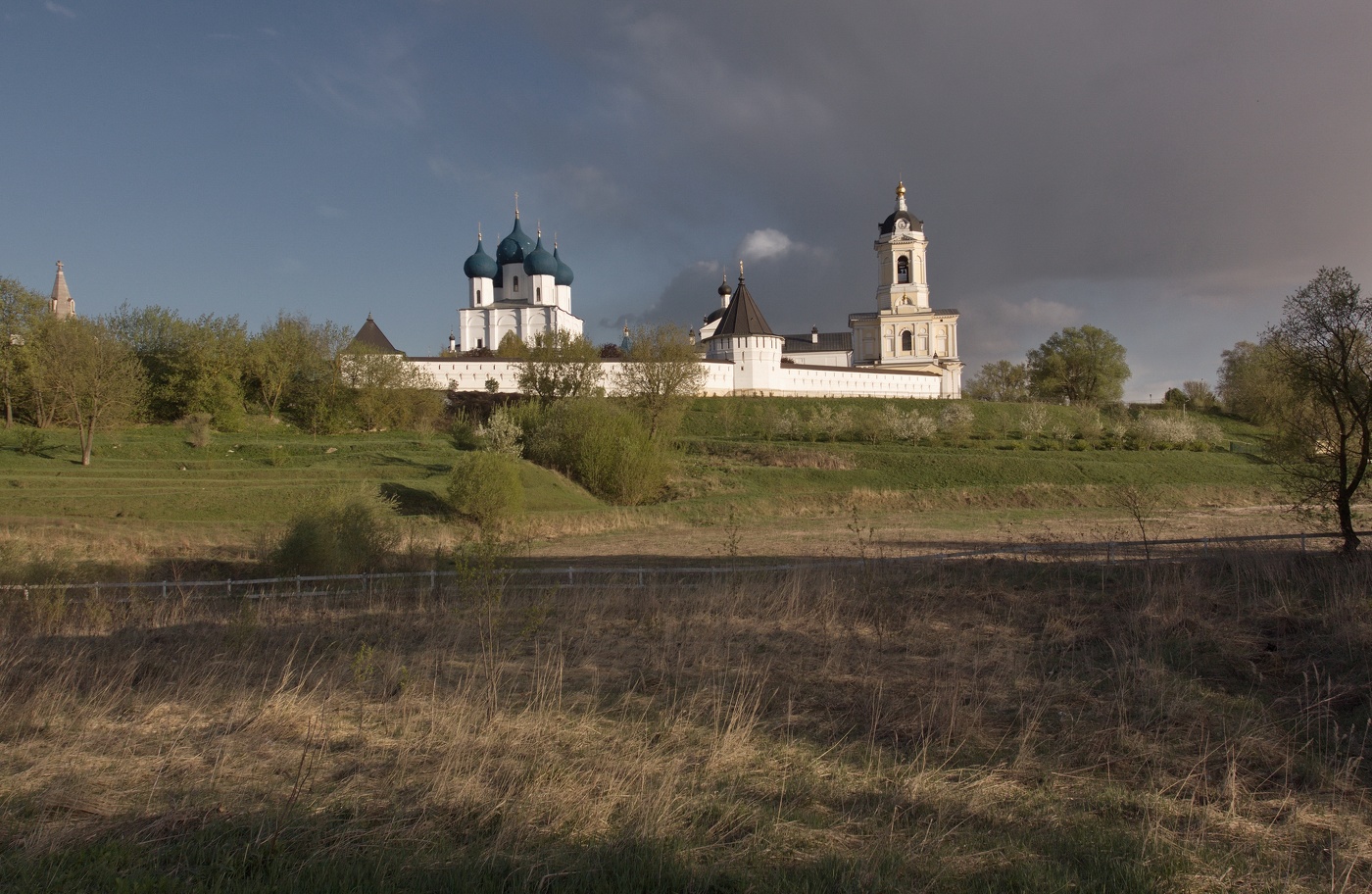 Апрельский вечер