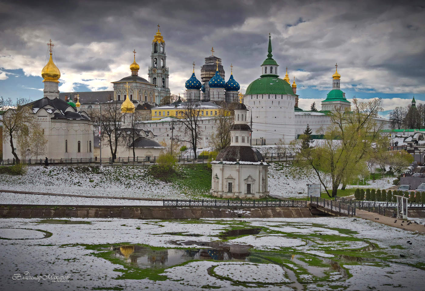 "Свято-Троицкая Сергиева Лавра. Майский снег в Сергиевом Посаде"©
