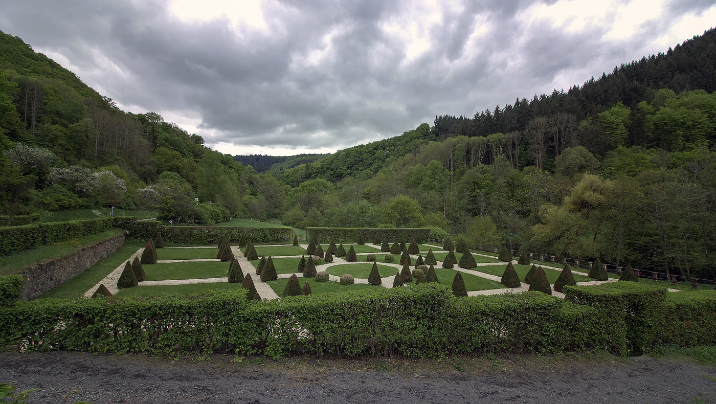 У замка Бюрресхайм