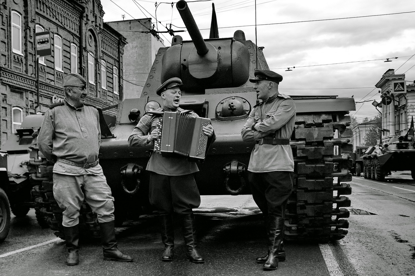 *Броня крепка и танки наши быстры...**