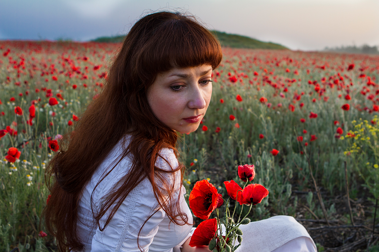 Портрет с маками