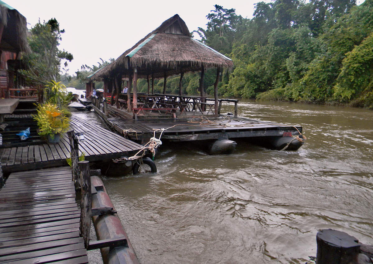 Подготовка к сплаву по реке Квай