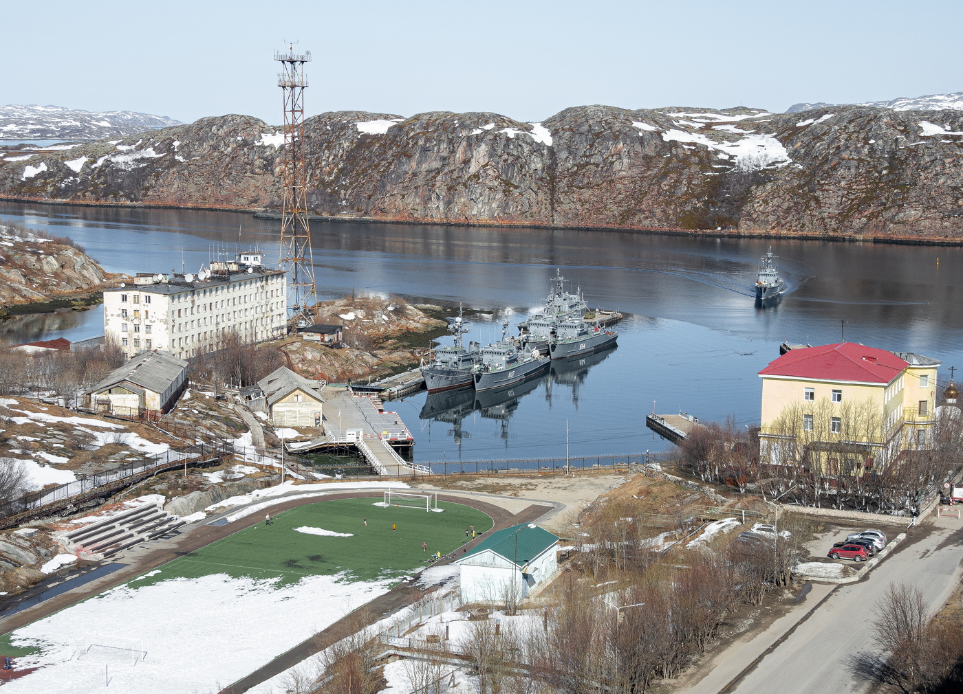 "Ещё в полях белеет снег ..."