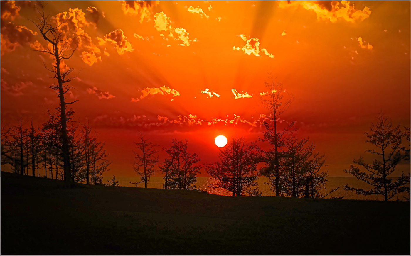 Закат на Байкале