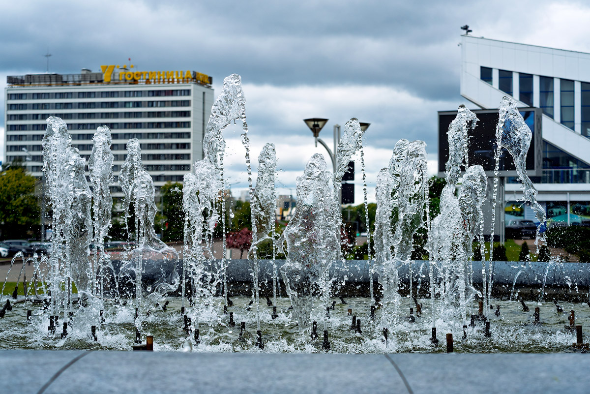 Немного Минска сквозь брызги фонтана...