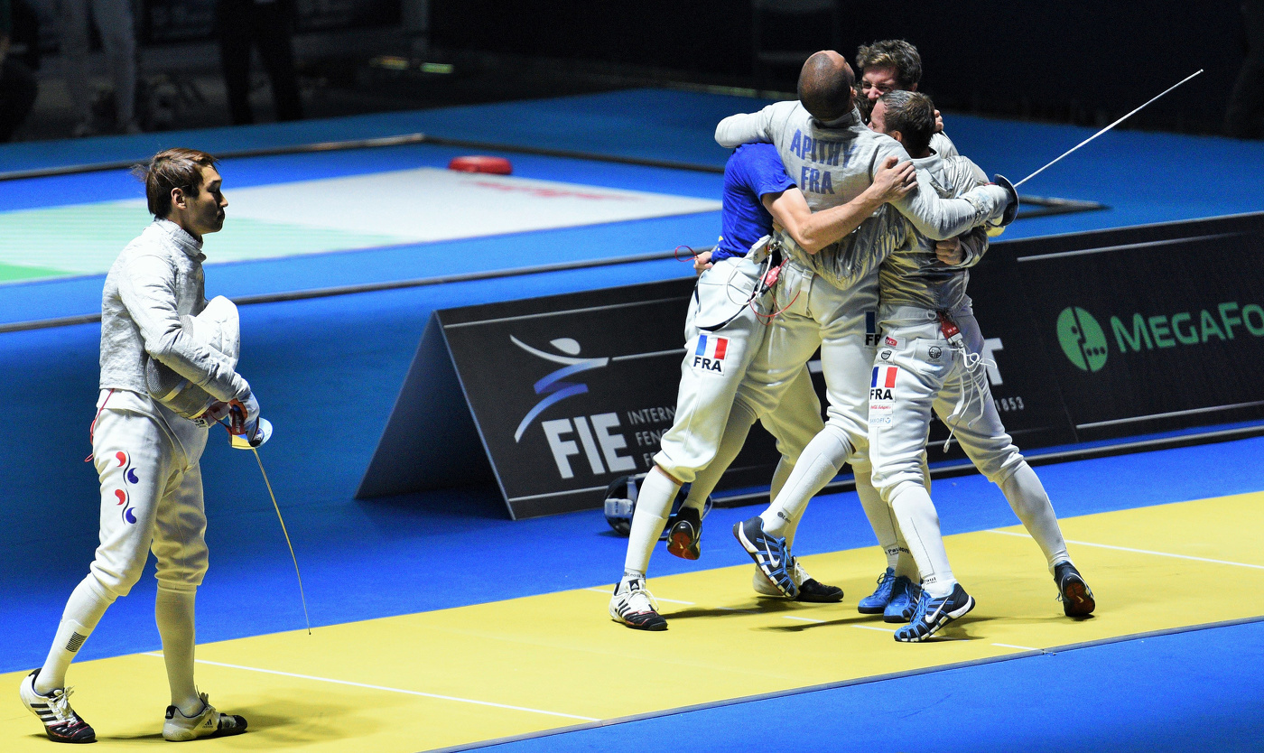 "Один за всех и все за одного !!!"