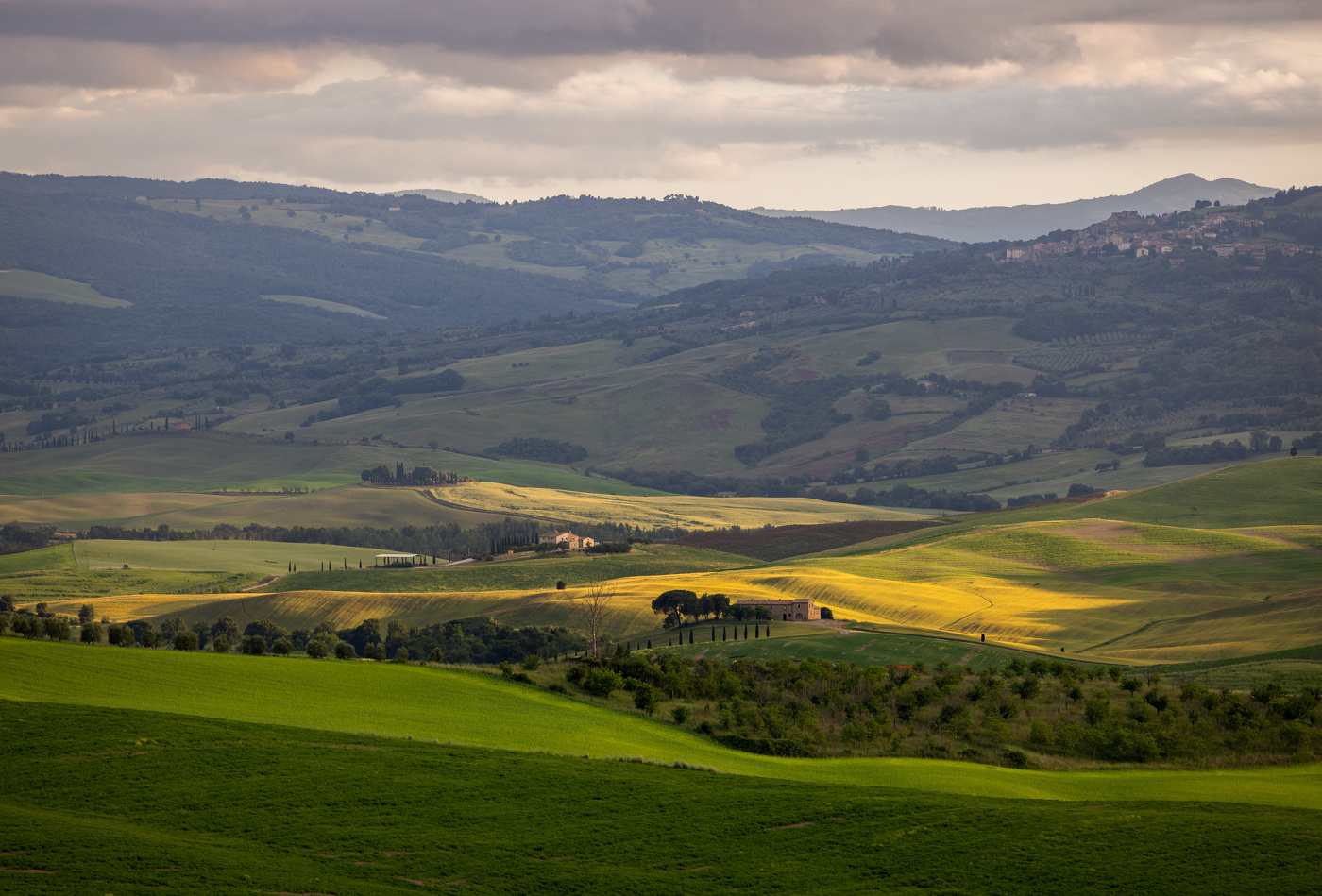 Свет на холмах