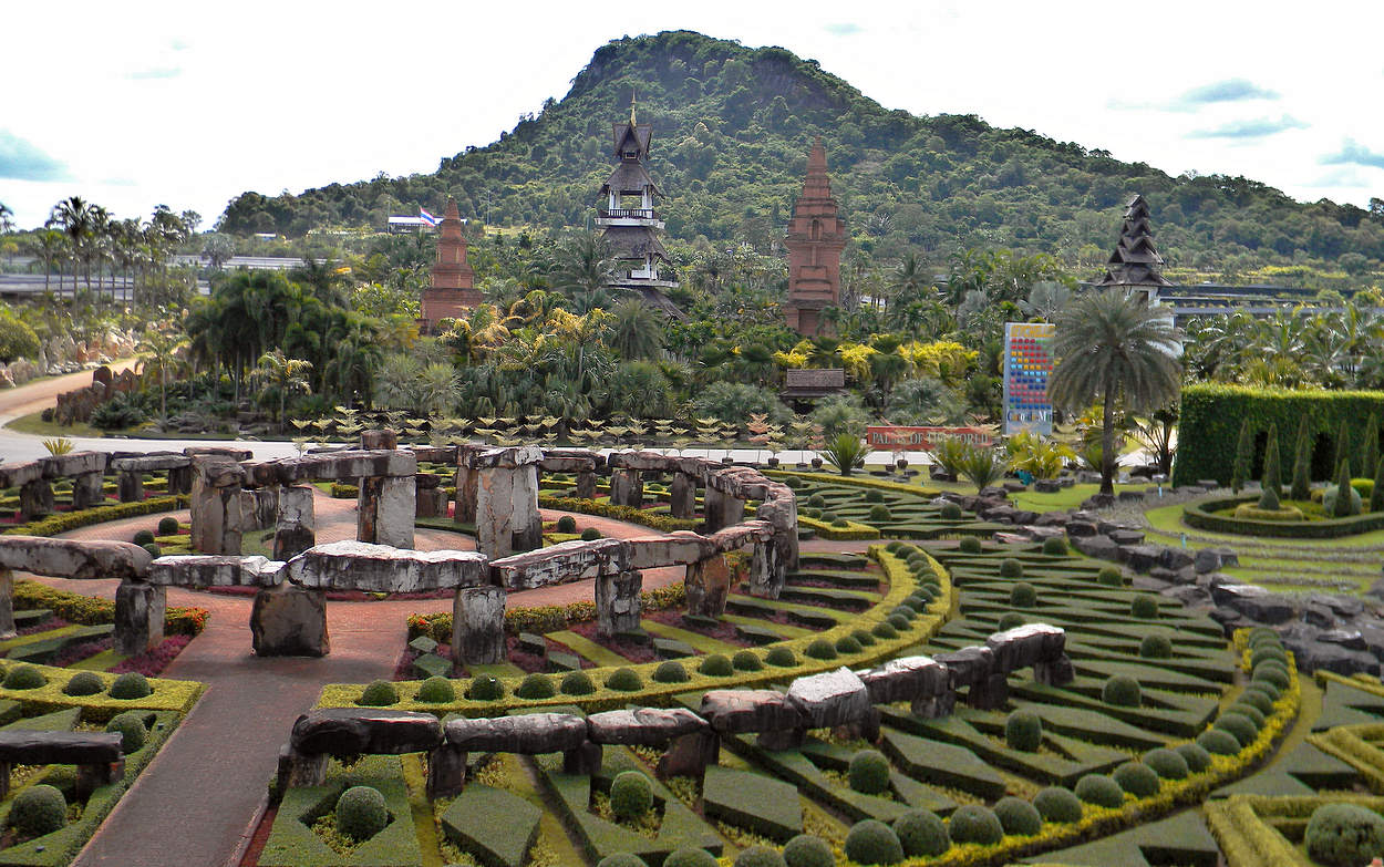 В Паттайе имеется Стоунхендж как в Англии