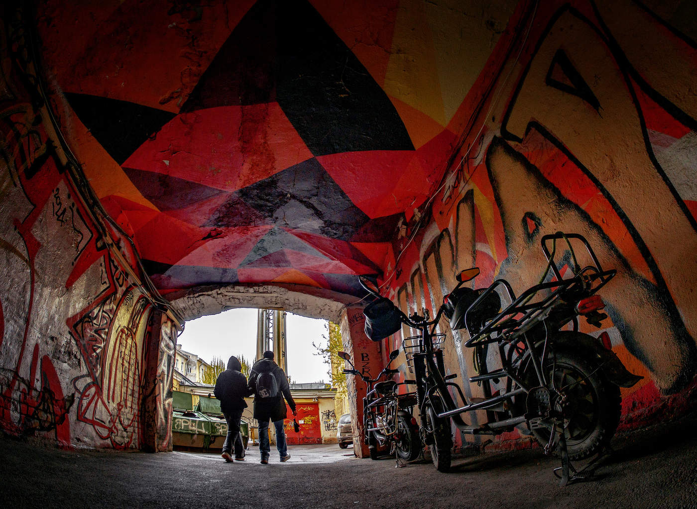 Красный тоннель