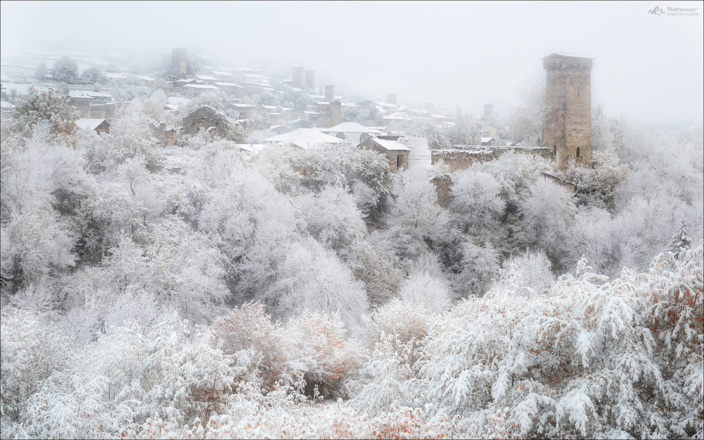 Снег и камень