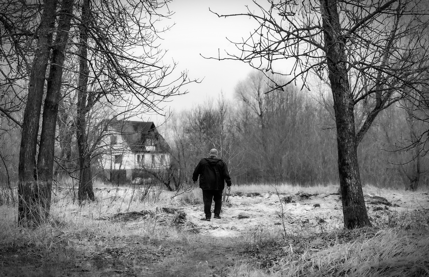 УСТАВШИЙ ВЕЧЕР