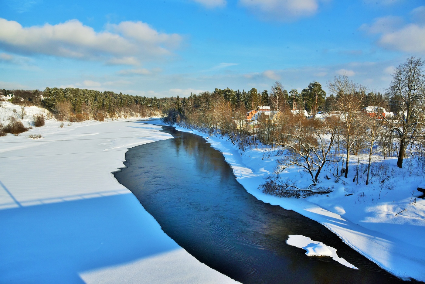 Москва-река в зимнем подмосковье ...