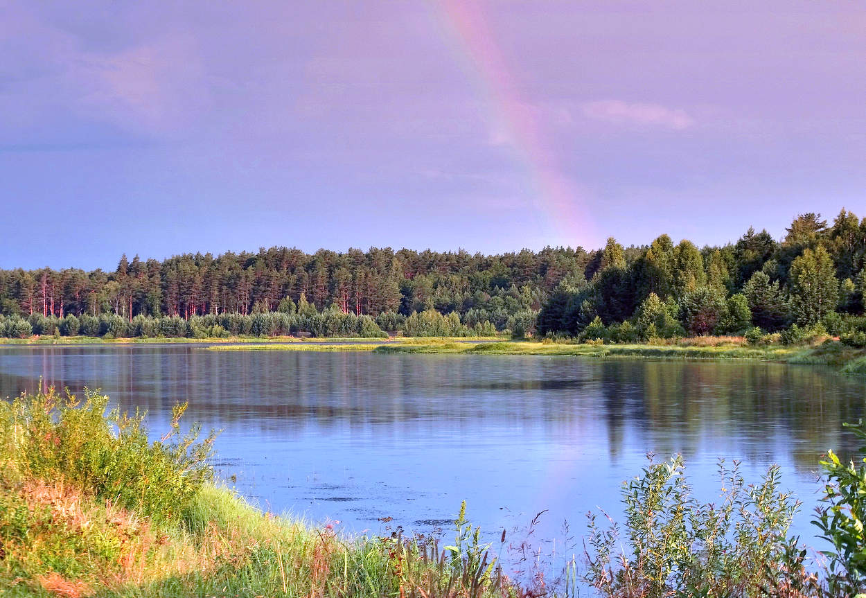 Радуга над озером