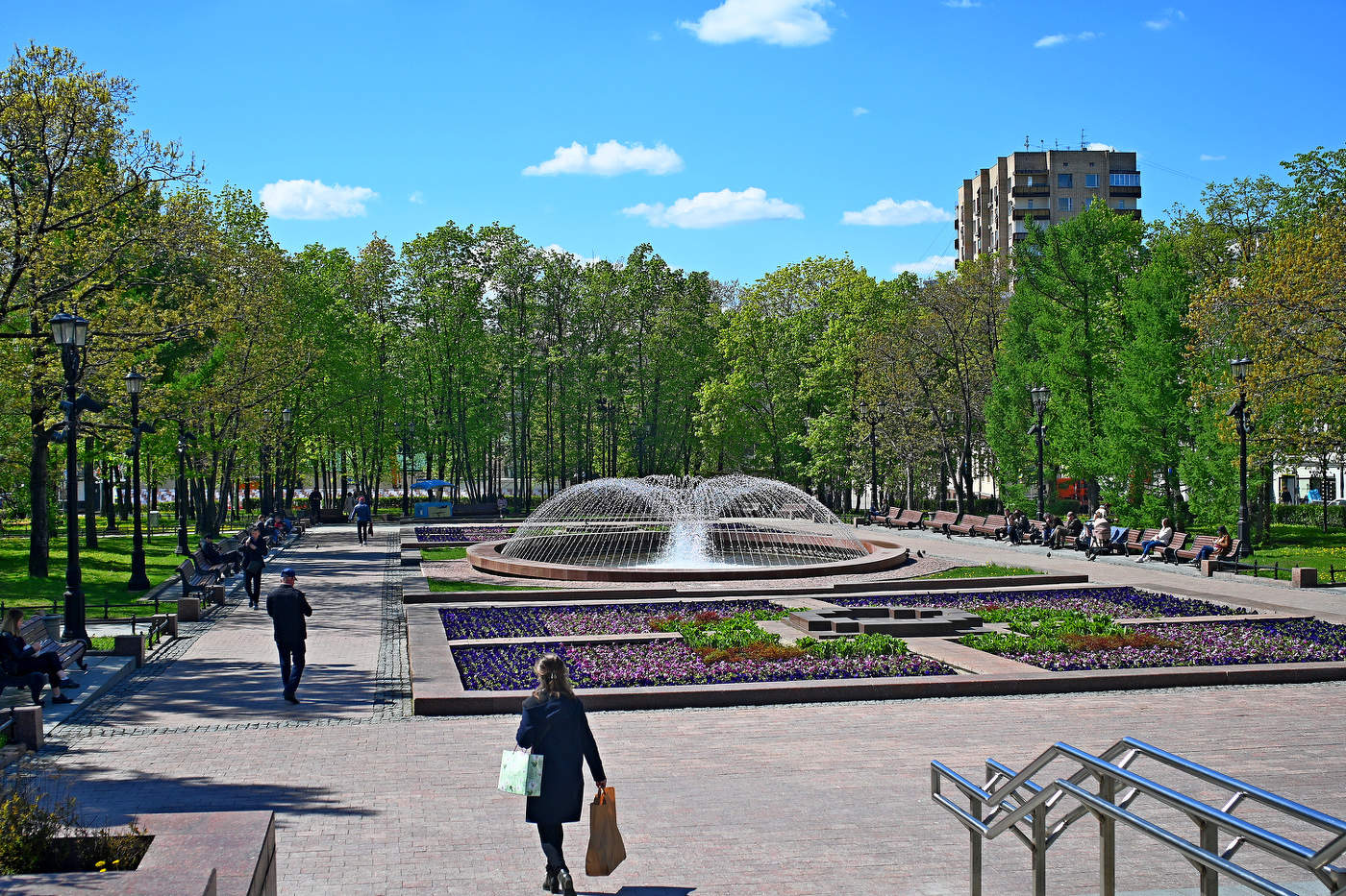 Новопушкинский сквер