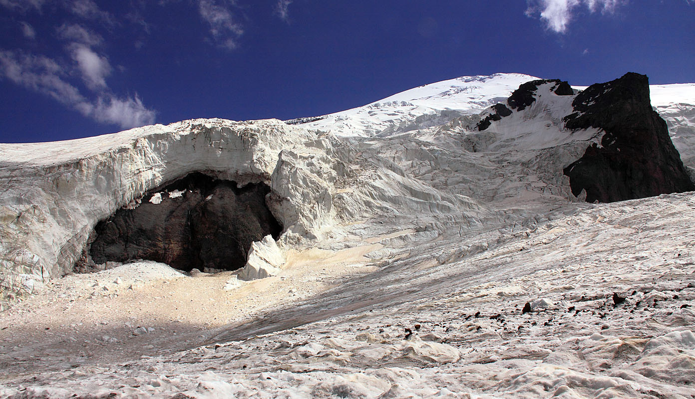 На леднике Уллучиран