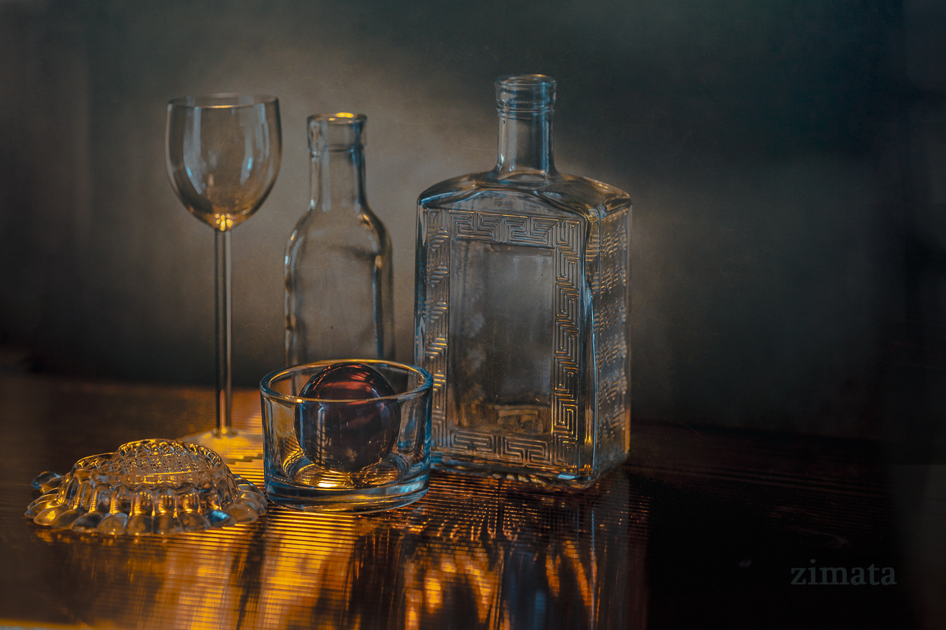 Натюрморт со стеклом