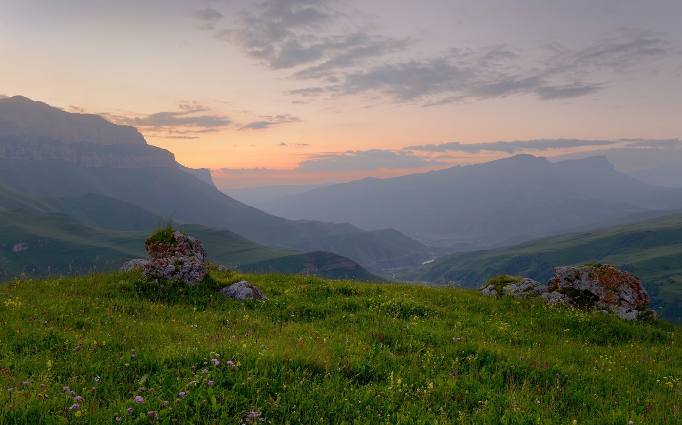 Рассвет в горах