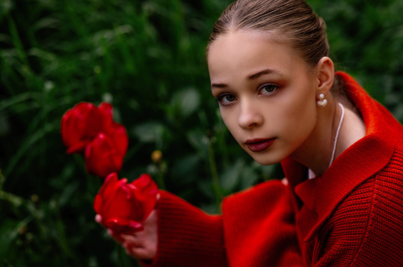 Три тюльпана