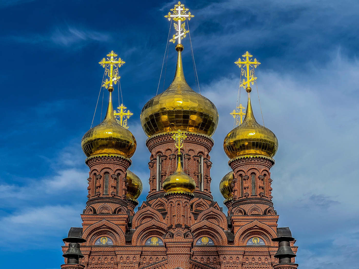 На фоне неба