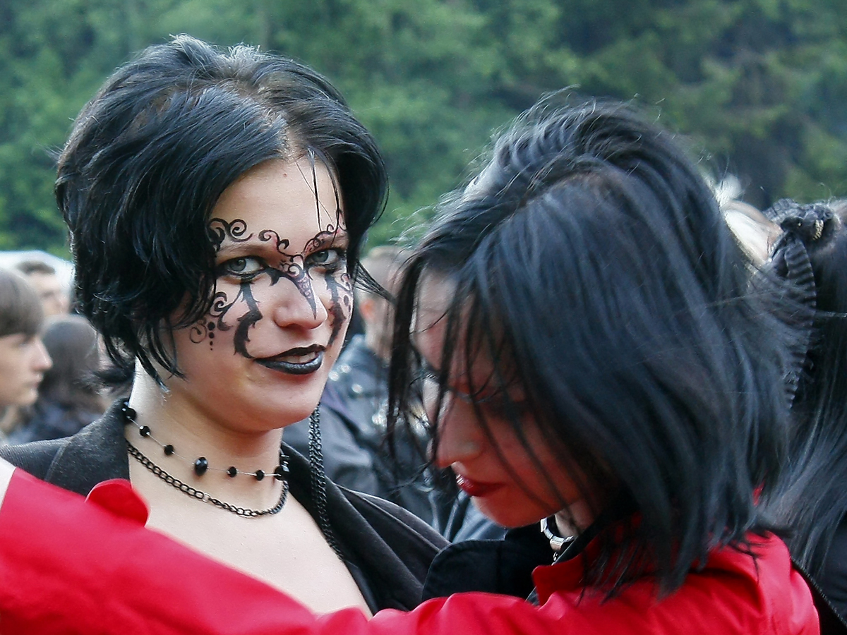 Эти глаза напротив...