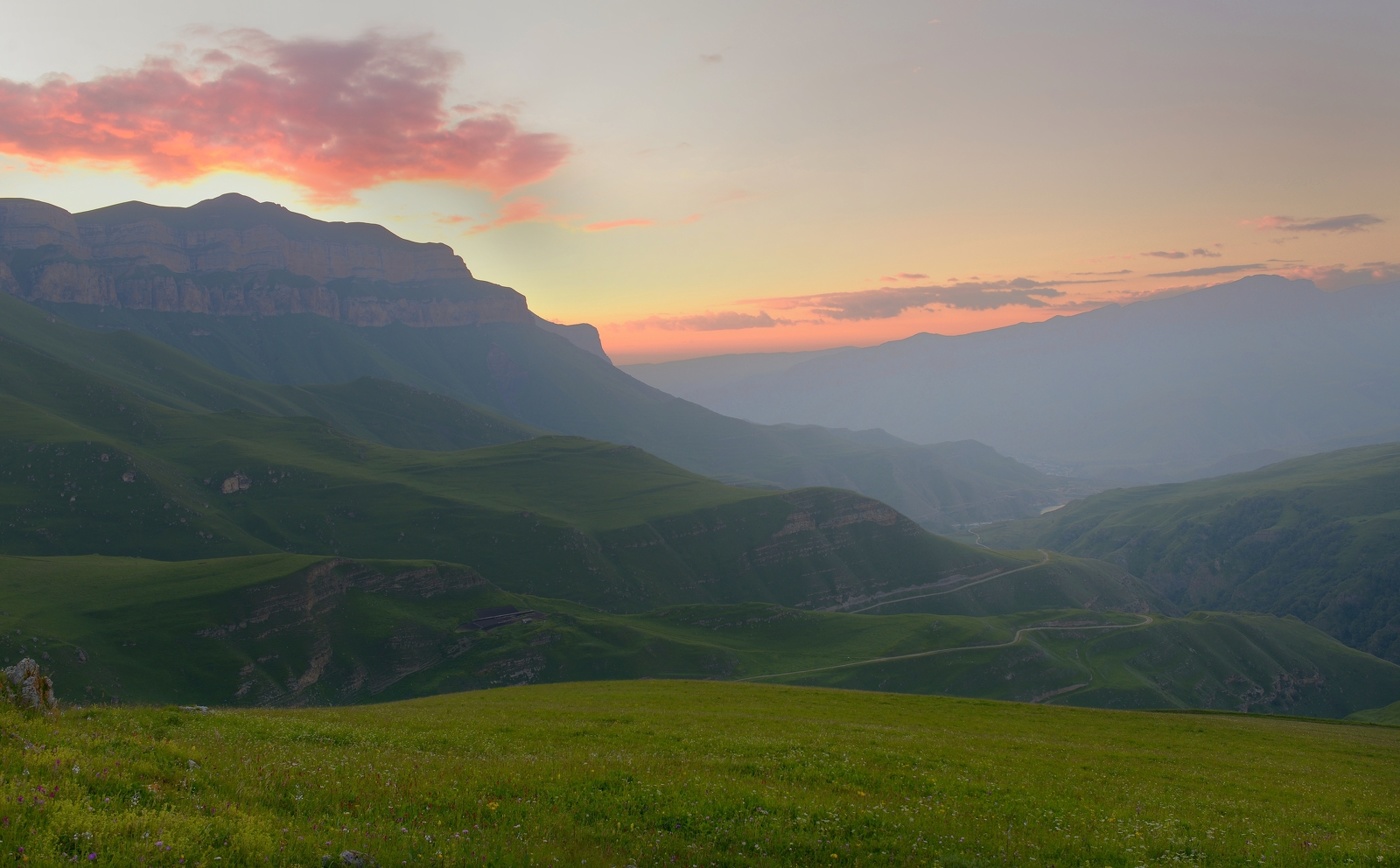 Рассвет в горах