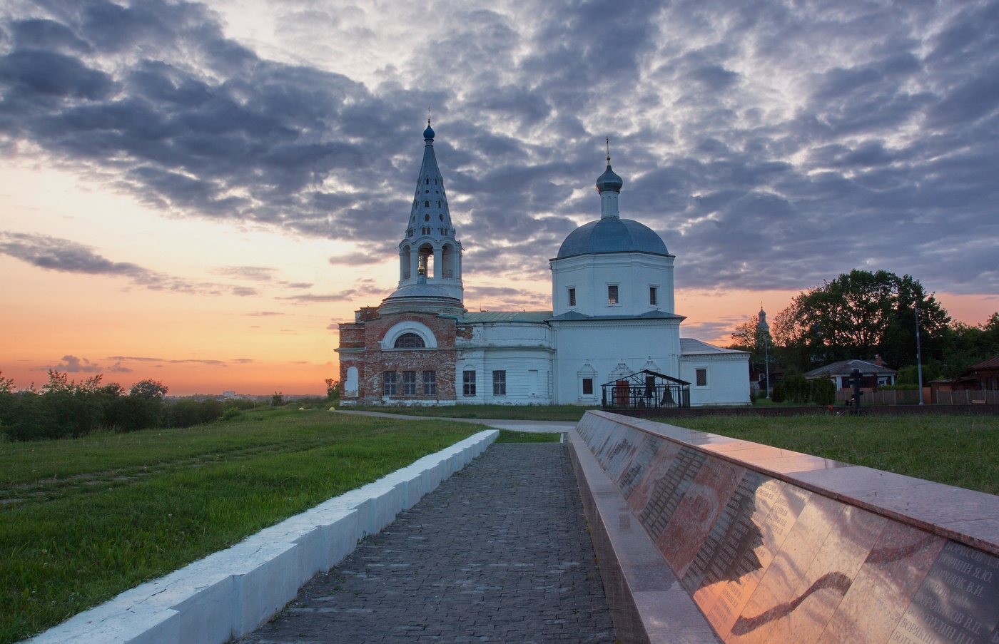 Вечерний сюжет из старого города С.