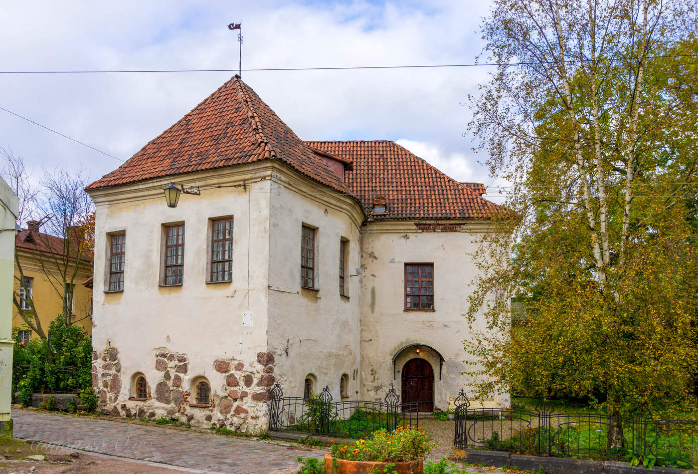 Город Выборг осенью.