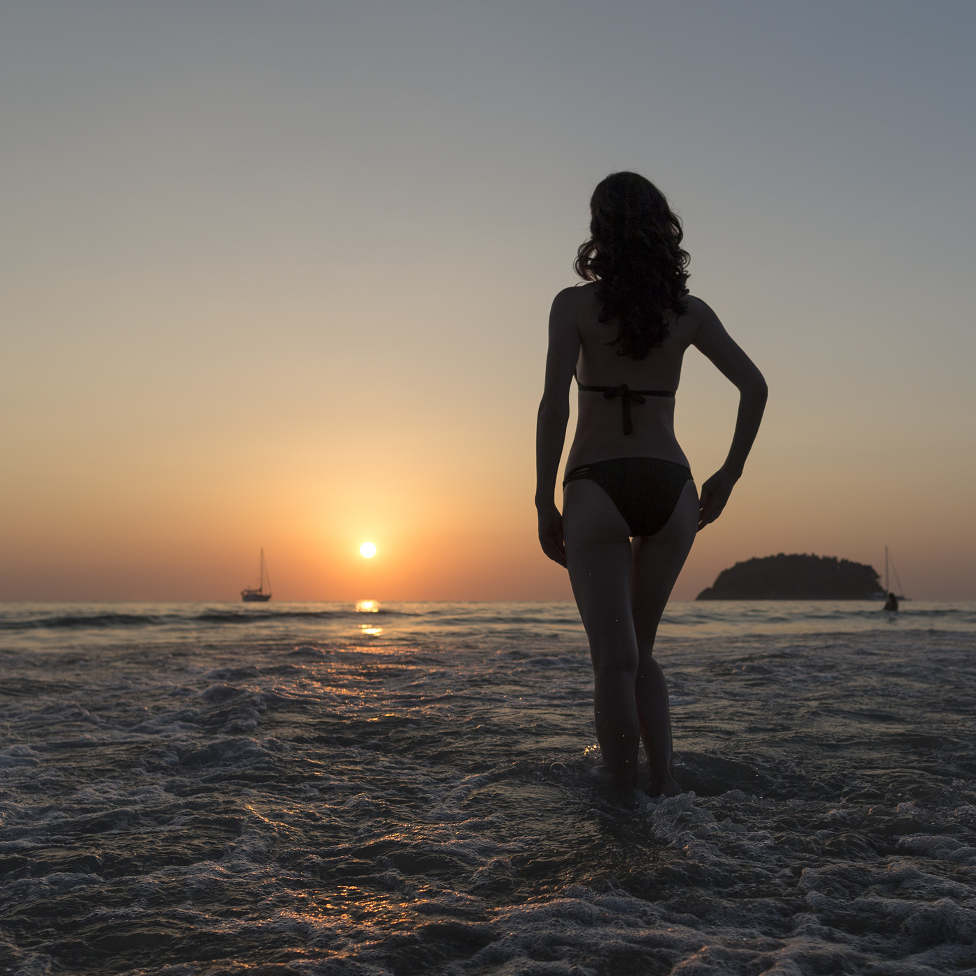 А где-то, где-то, где-то...