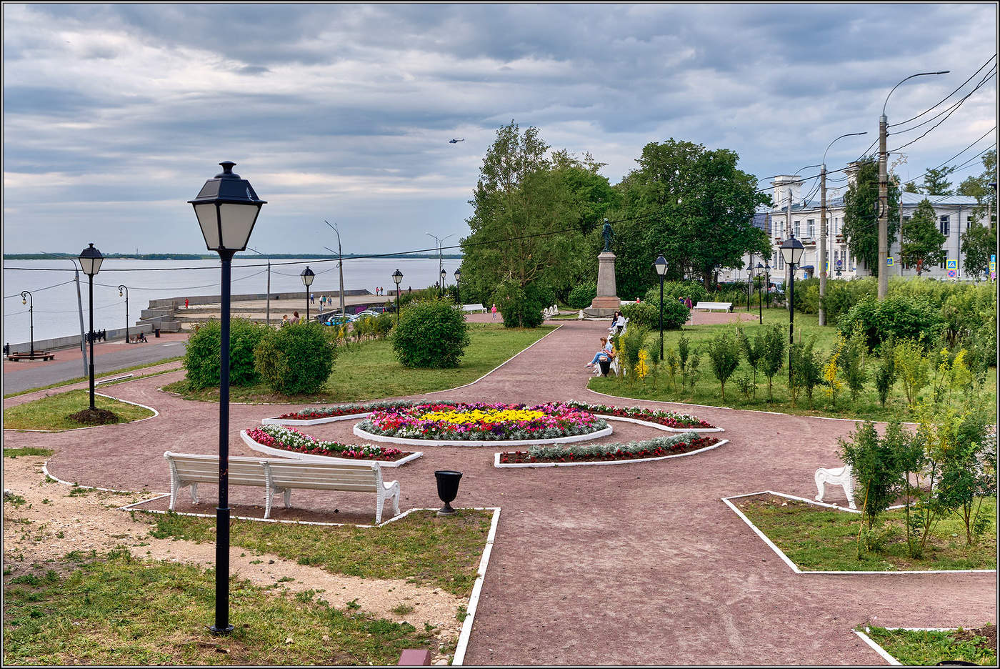 Петровский сквер.