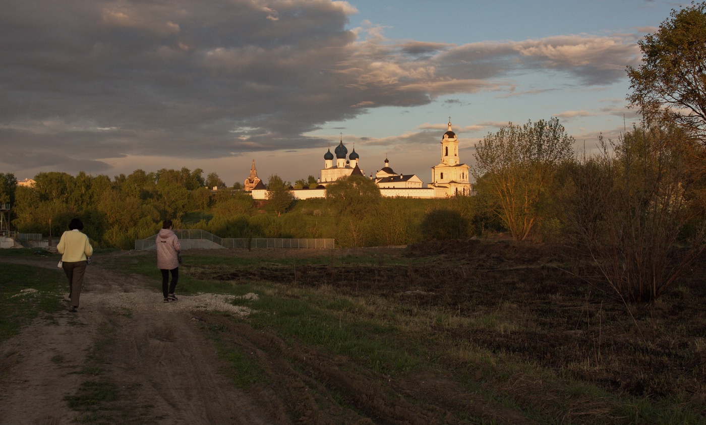 Весной по вечеру