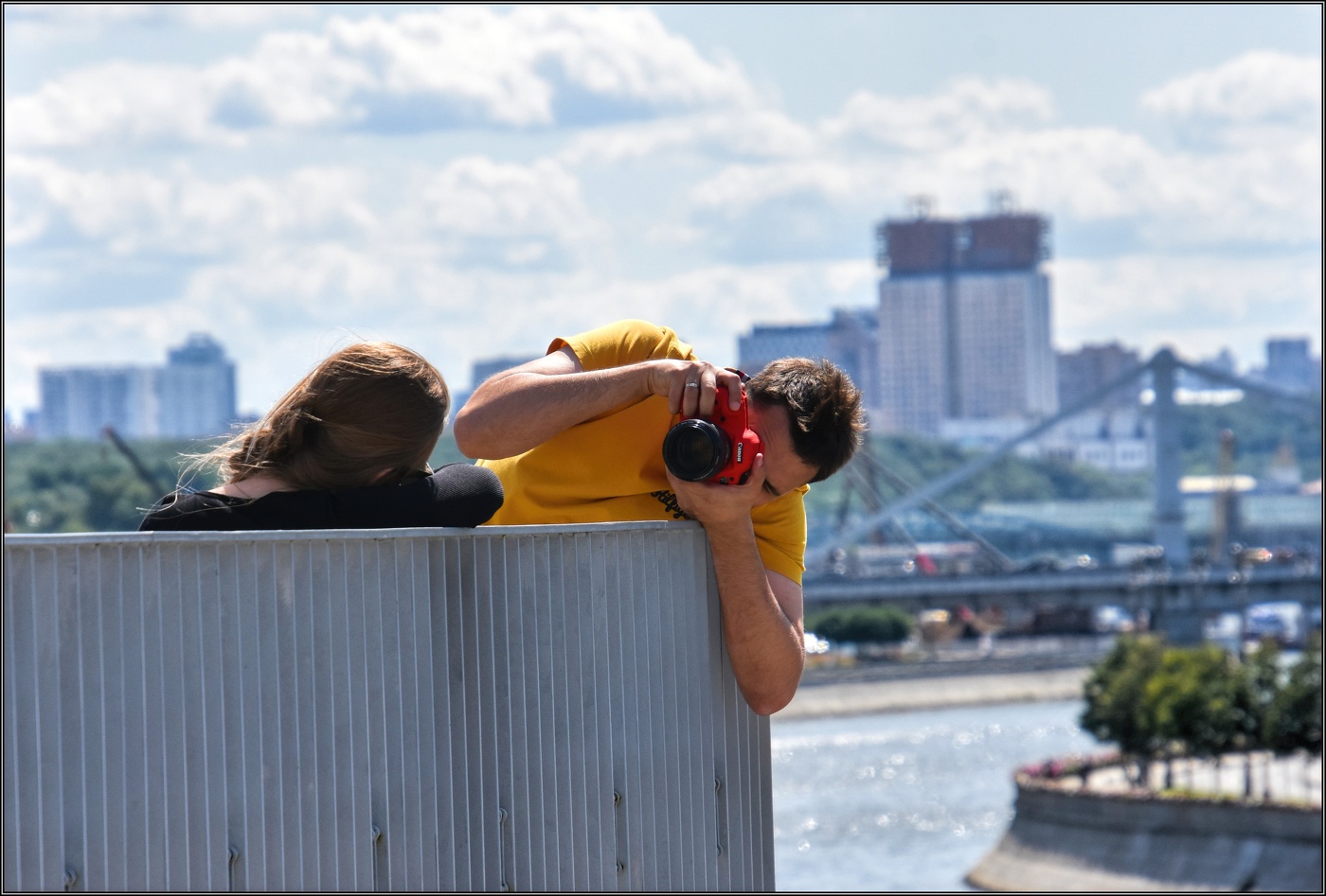 ..... Сейчас вылетит птичка ! ....