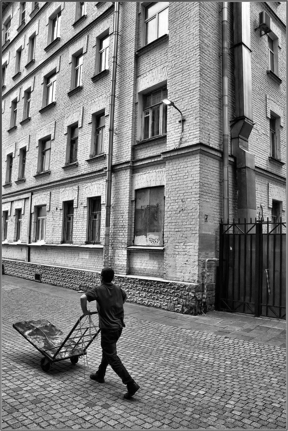 ..... Доставщик грузов .....