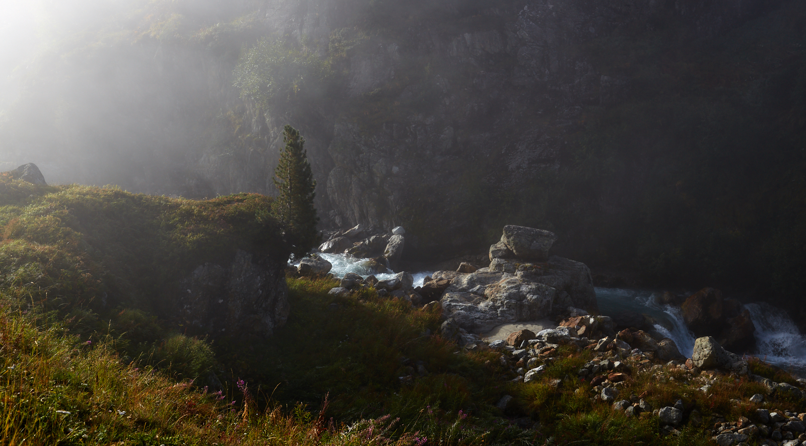 Утром в ущелье