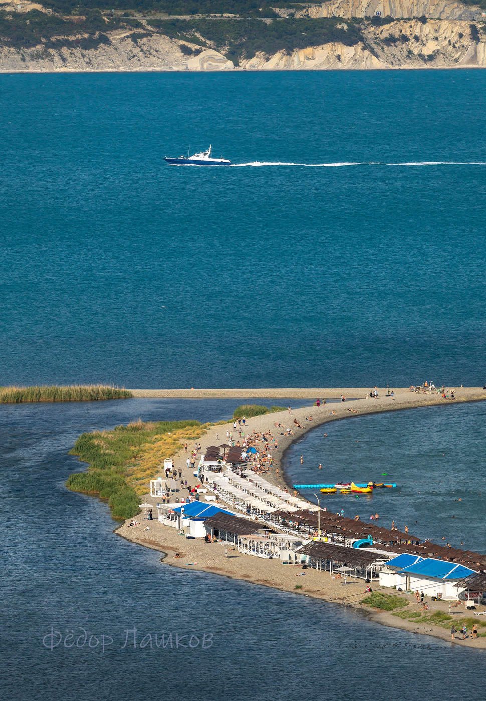 Из серии: "Открытки из Новороссийска".