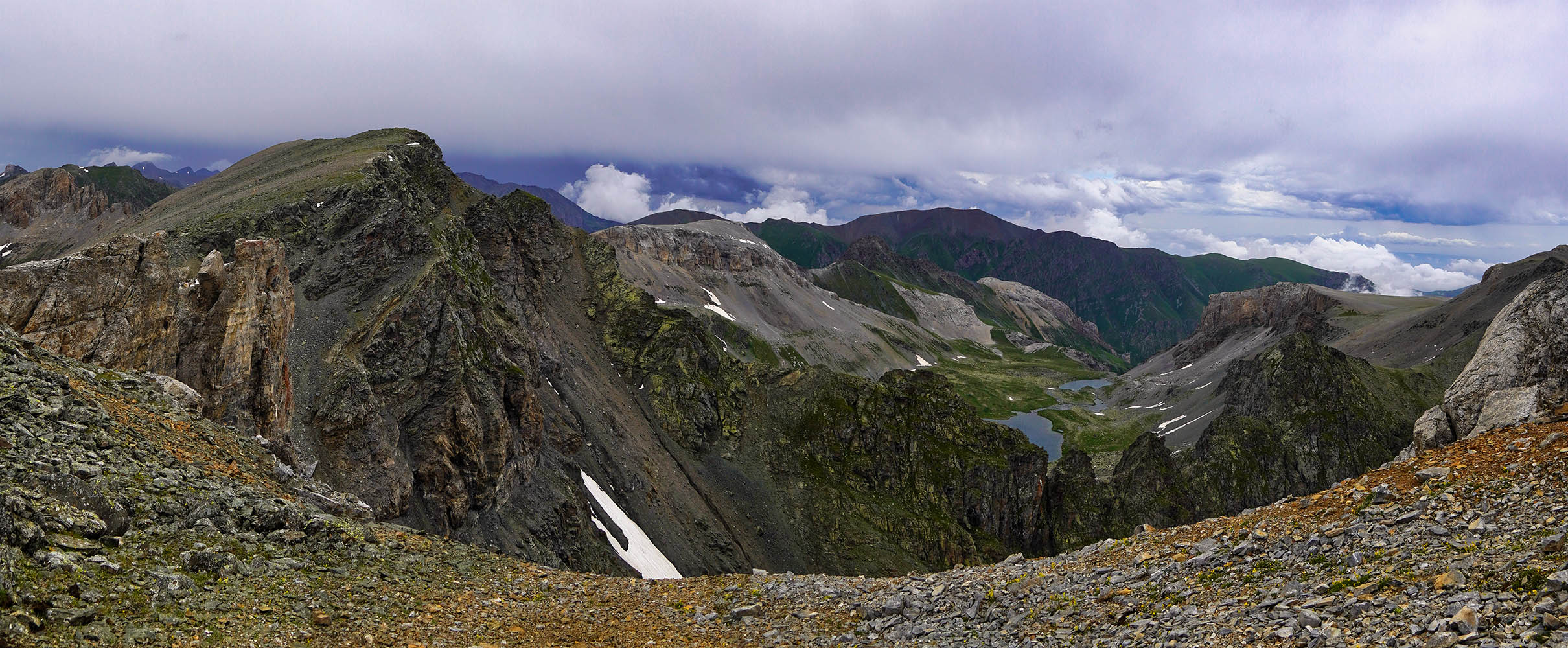 У пика Динника