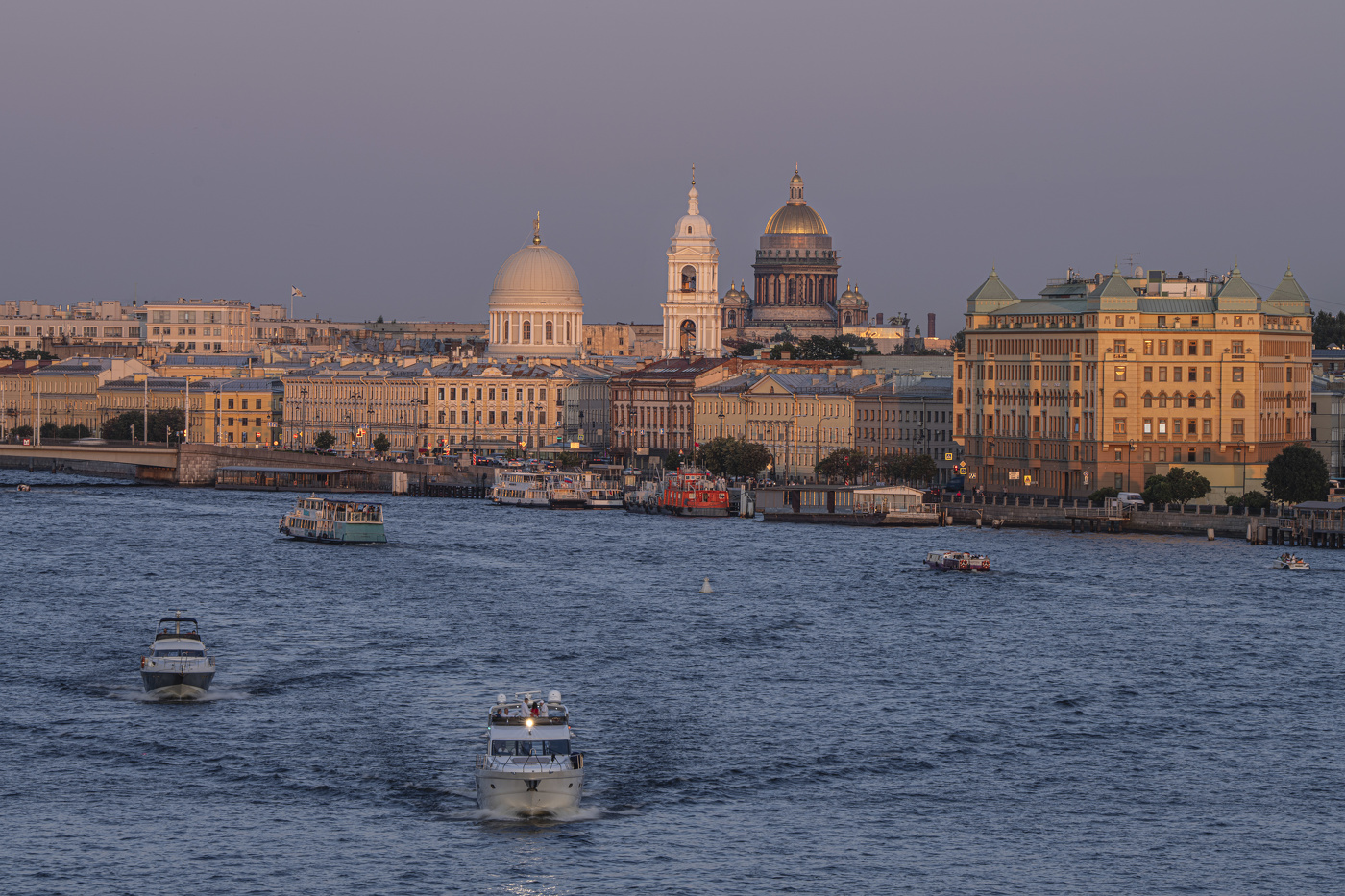 Вид с моста Бетанкура. Вечер.